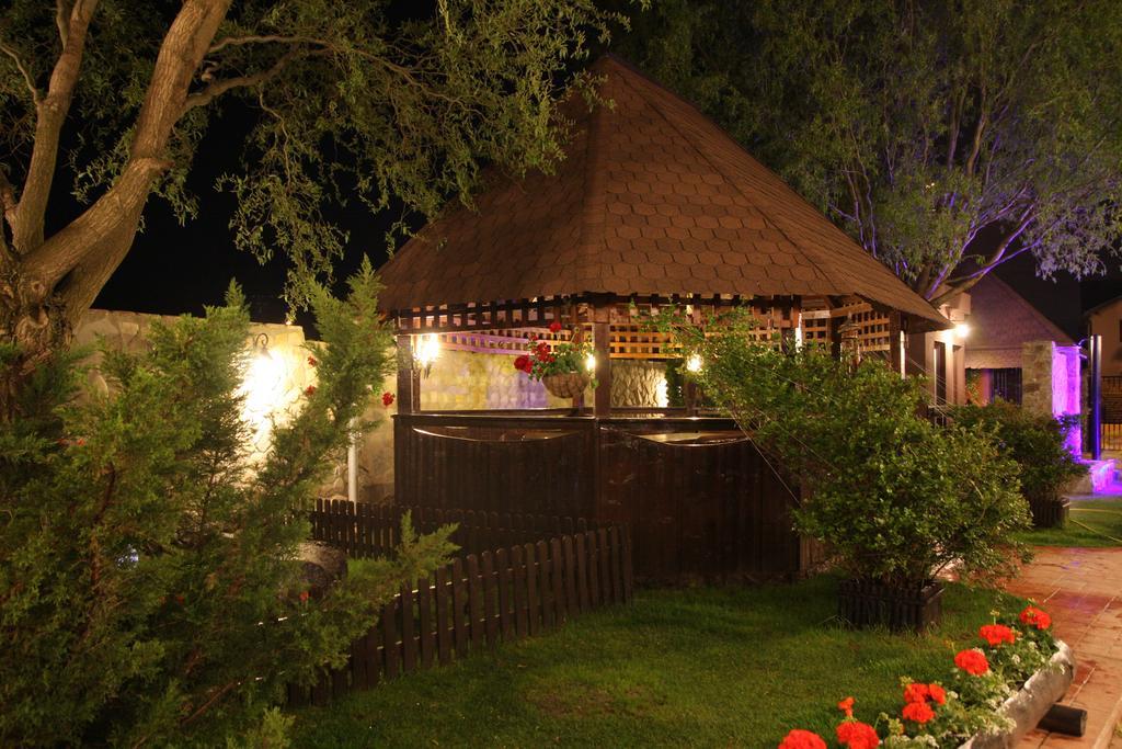 Rixo'S Guesthouse Circea 외부 사진