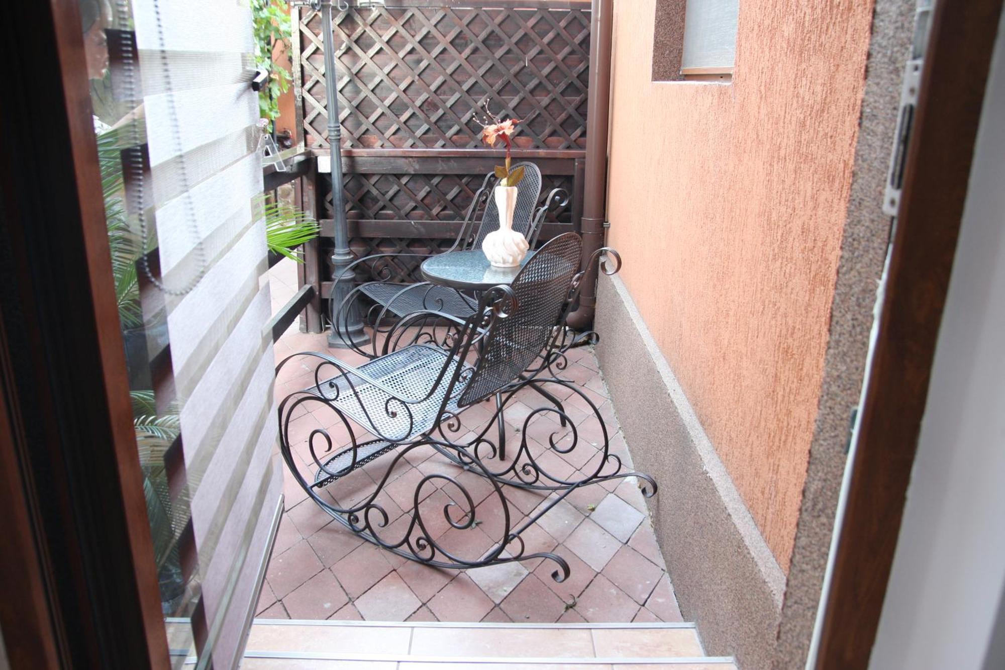 Rixo'S Guesthouse Circea 외부 사진